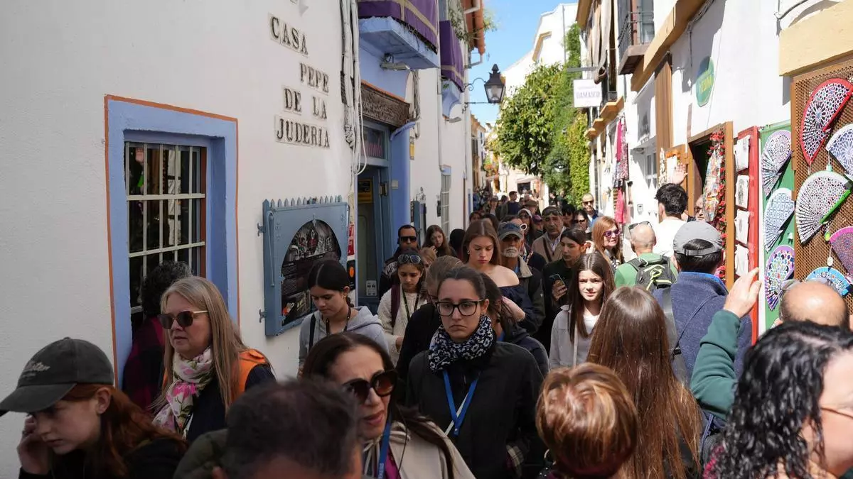 Córdoba implosiona en un Domingo de Ramos multitudinario y desbordado