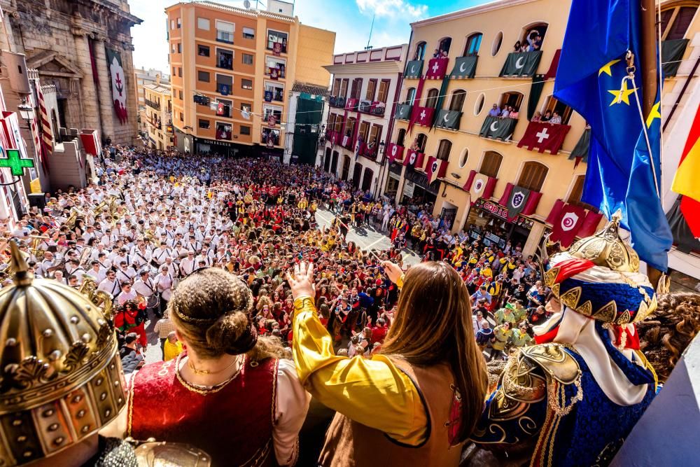 Callosa arranca las fiestas de Moros y Cristianos.