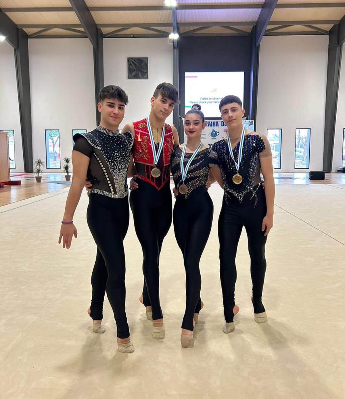 Los medallsitas del Rítmica Compostela en el Campeonato Gallego.