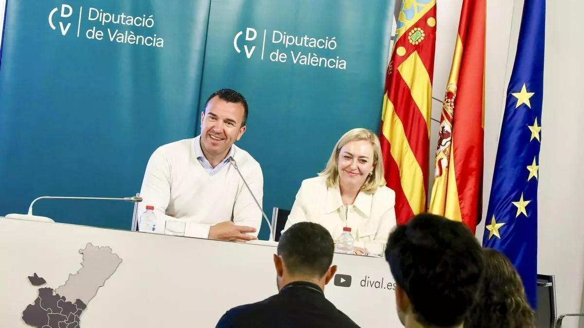 Mompó y Enguix presentando las nuevas entregas del plan