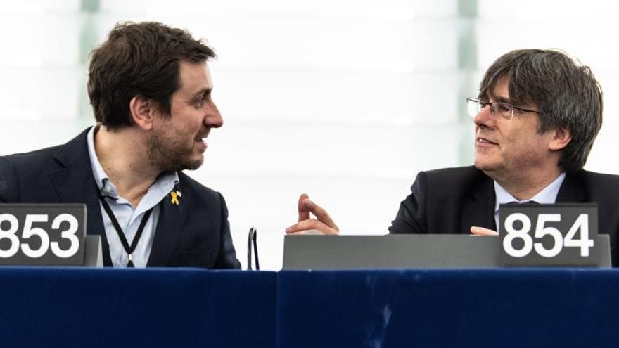 El Parlament Europeu inicia el procediment pel suplicatori contra Puigdemont i Comín