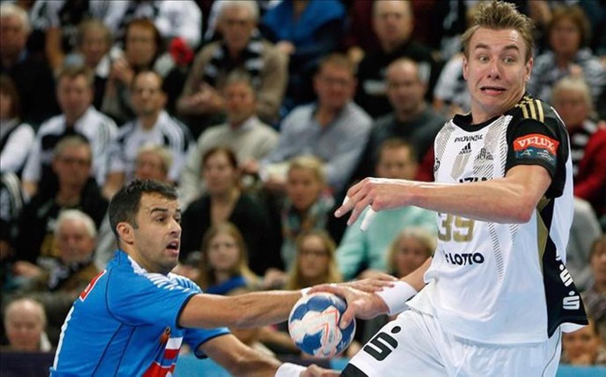 Jicha, durante un partido con el Kiel