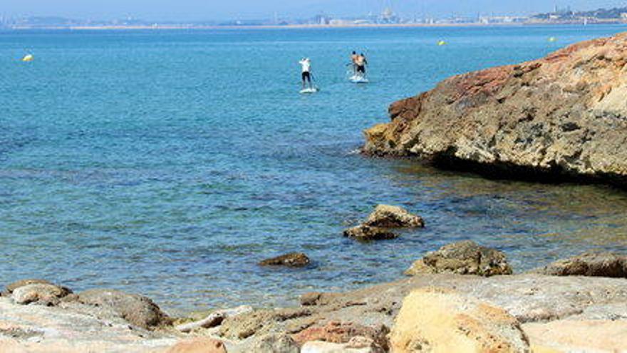 El moll romà localitzat a la platja de Roca Plana.