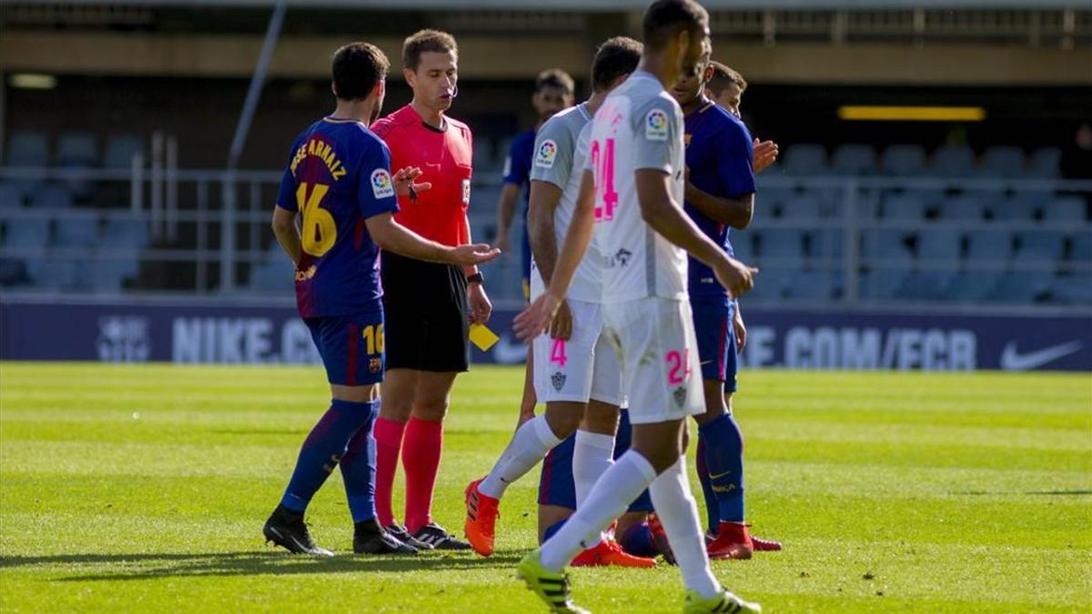 El cántabro Cordero Vega tuvo una polémica actuación el domingo en el Mini Estadi