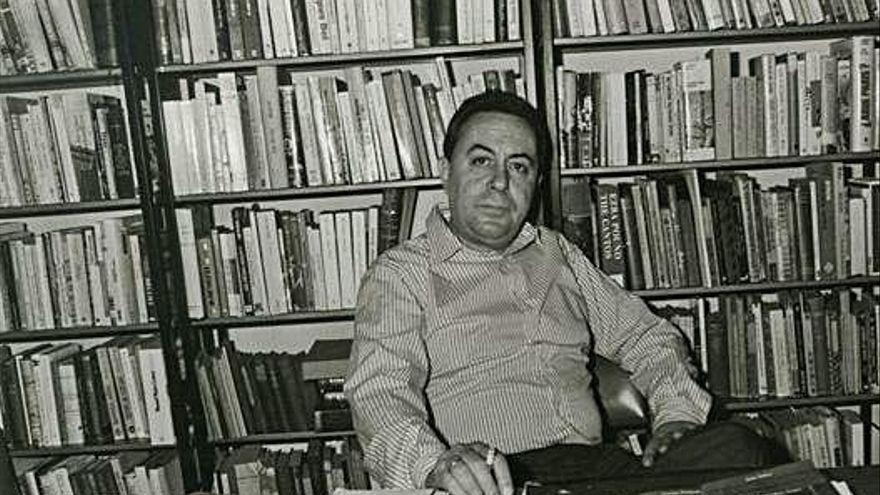Claudio Rodríguez en su despacho