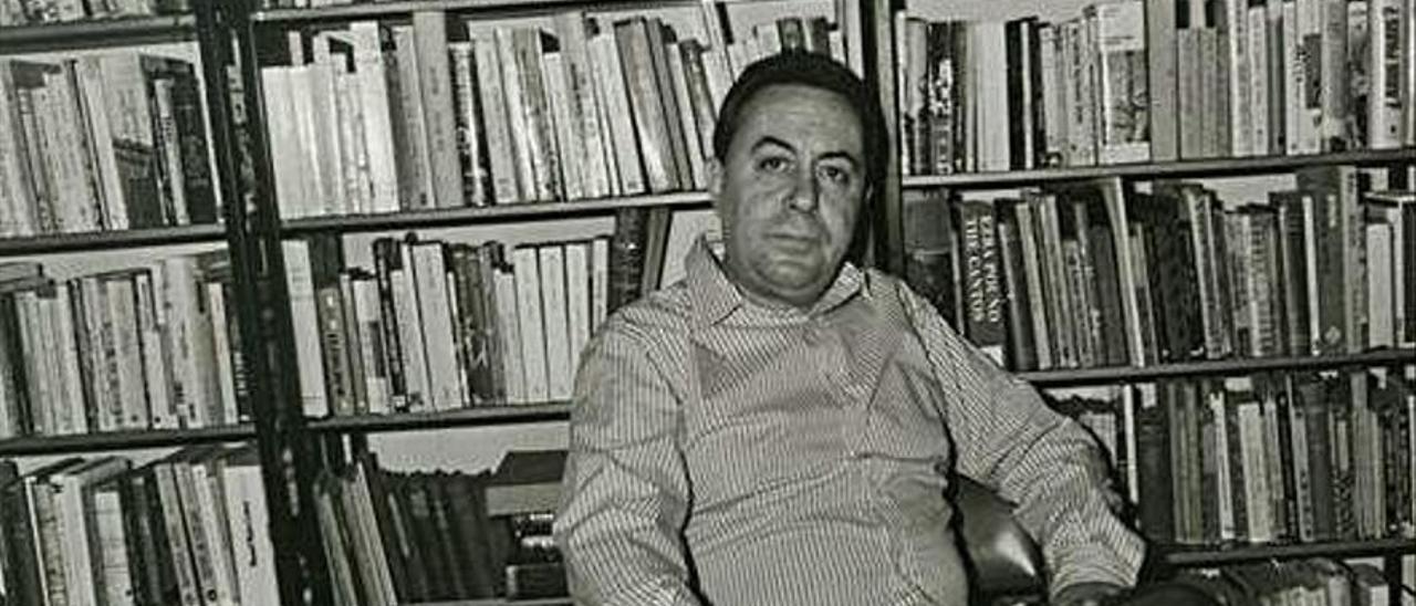 Claudio Rodríguez en su despacho