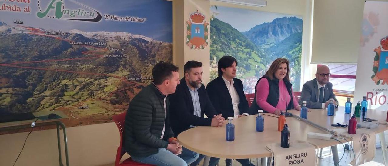 La presentación del proyecto sobre el Angliru, en Riosa.