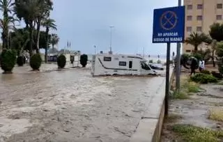 Las intensas lluvias y granizo causan inundaciones en Águilas y Lorca