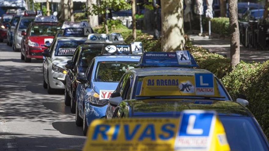 La falta de examinadores podría afectar a 700 alumnos este verano en Cáceres