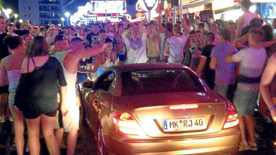 Ambiente nocturno en Punta Ballena, en Magaluf.