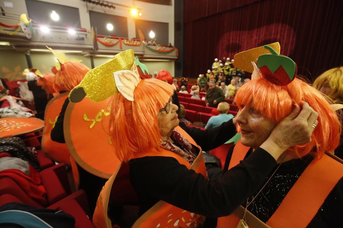 El Teatro Góngora acoge el carnaval para mayores