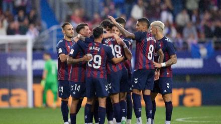 Resumen, goles y highlights del Eibar 4 - 3 Oviedo de la jornada 42 de LaLiga Hypermotion