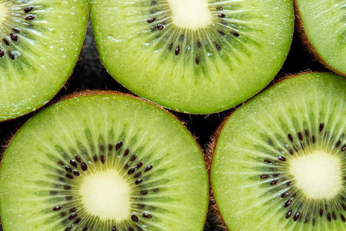 Un detall d'uns quants kiwis, en una imatge d'arxiu.