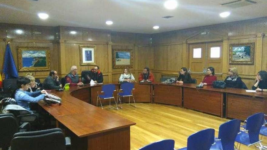 Reunión con los directores de los centros d ela comarca. // FdV