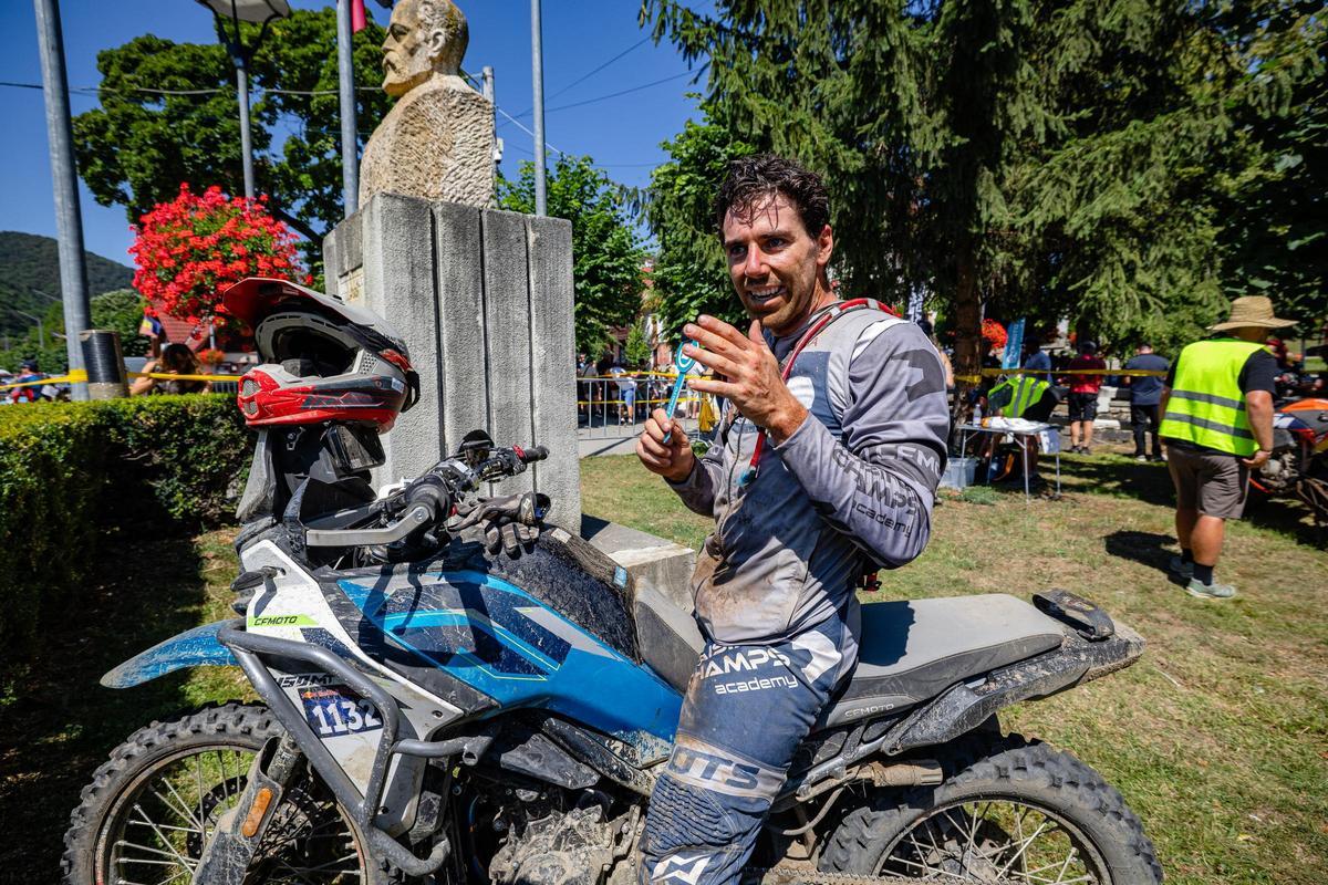 Mario Román reina en Rumanía en la Red Bull Romaniacs 2026