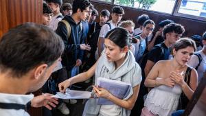 Primer día de la selectividad en la Facultat dEconomia i Empresa de la UB