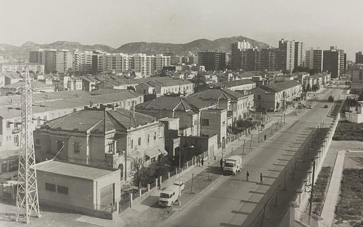 La calle 18 de Cartagena con las casas de Ciudad Jardín