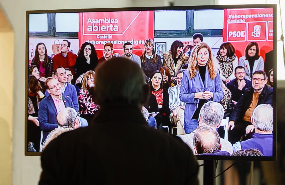 Pedro Sánchez participa en una asamblea abierta en Castelló