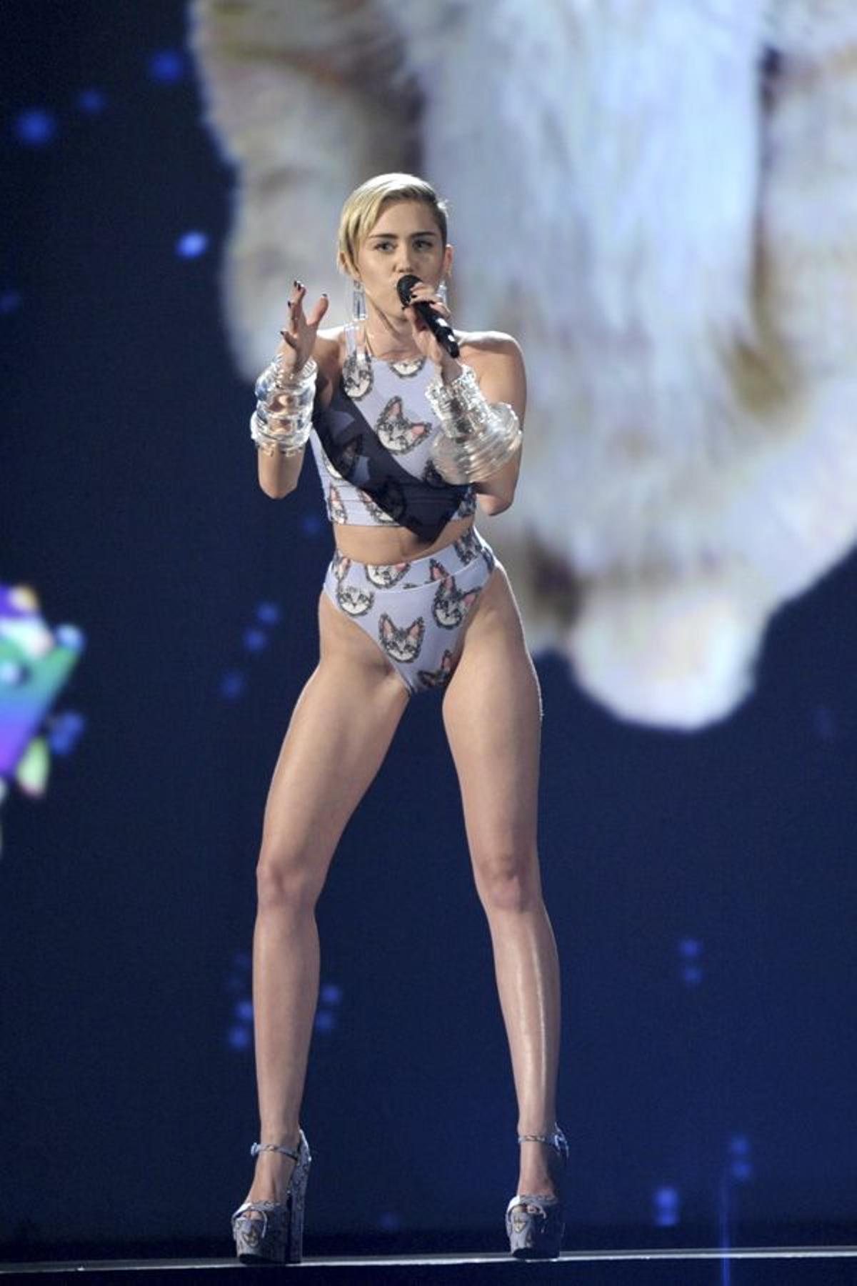 Looks más escandalosos AMA's: Miley Cyrus 2013