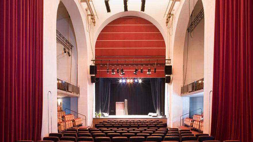 La antigua iglesia del Carmen es el único teatro de Vélez-Málaga.