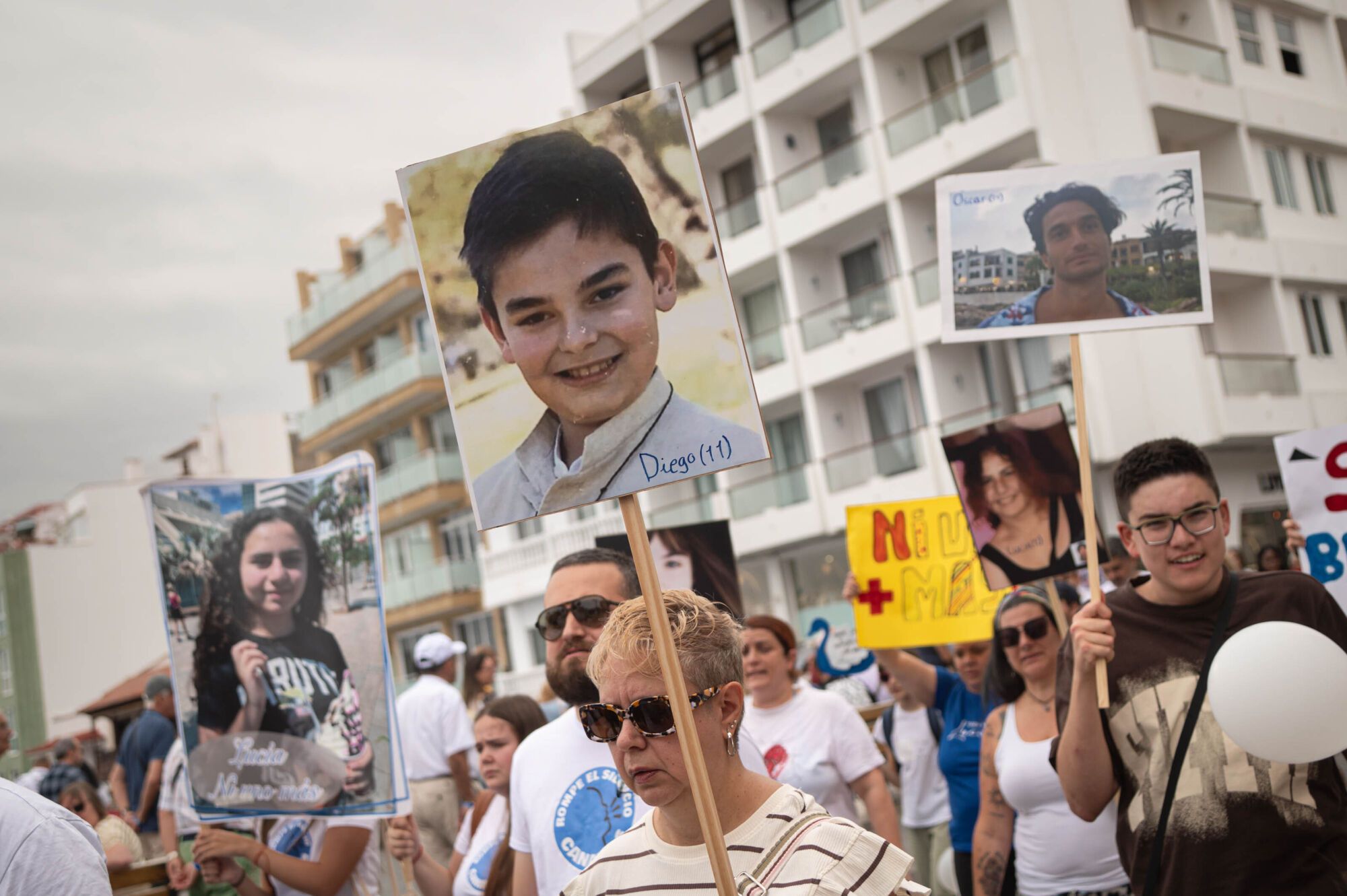 Manifestación de familias afectadas por el acoso escolar