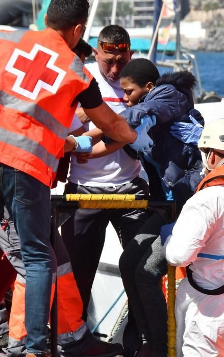 28/02/20 ARGUINEGUIN. MOGÁN. Llegada de migrantes al puerto de Arguineguin después de ser rescatados por un velero. Fotógrafa: YAIZA SOCORRO.  | 28/02/2020 | Fotógrafo: Yaiza Socorro