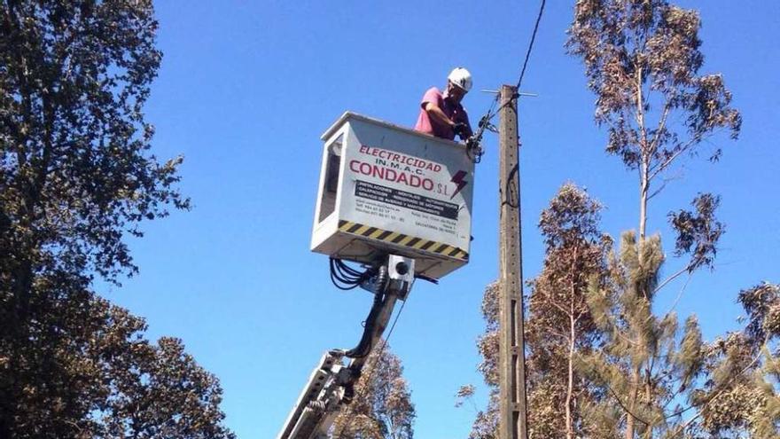 Los operarios iniciaron ayer los trabajos.