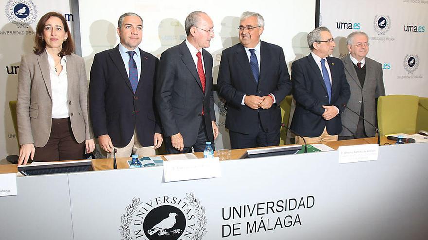 Sánchez, Bendodo, De la Torre, R. de Arellano, Narváez y Romera, en el Rectorado de la UMA.