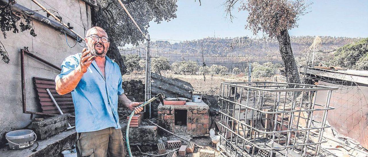Vecinos de Casas de Miravete recobran la normalidad tras el incendio