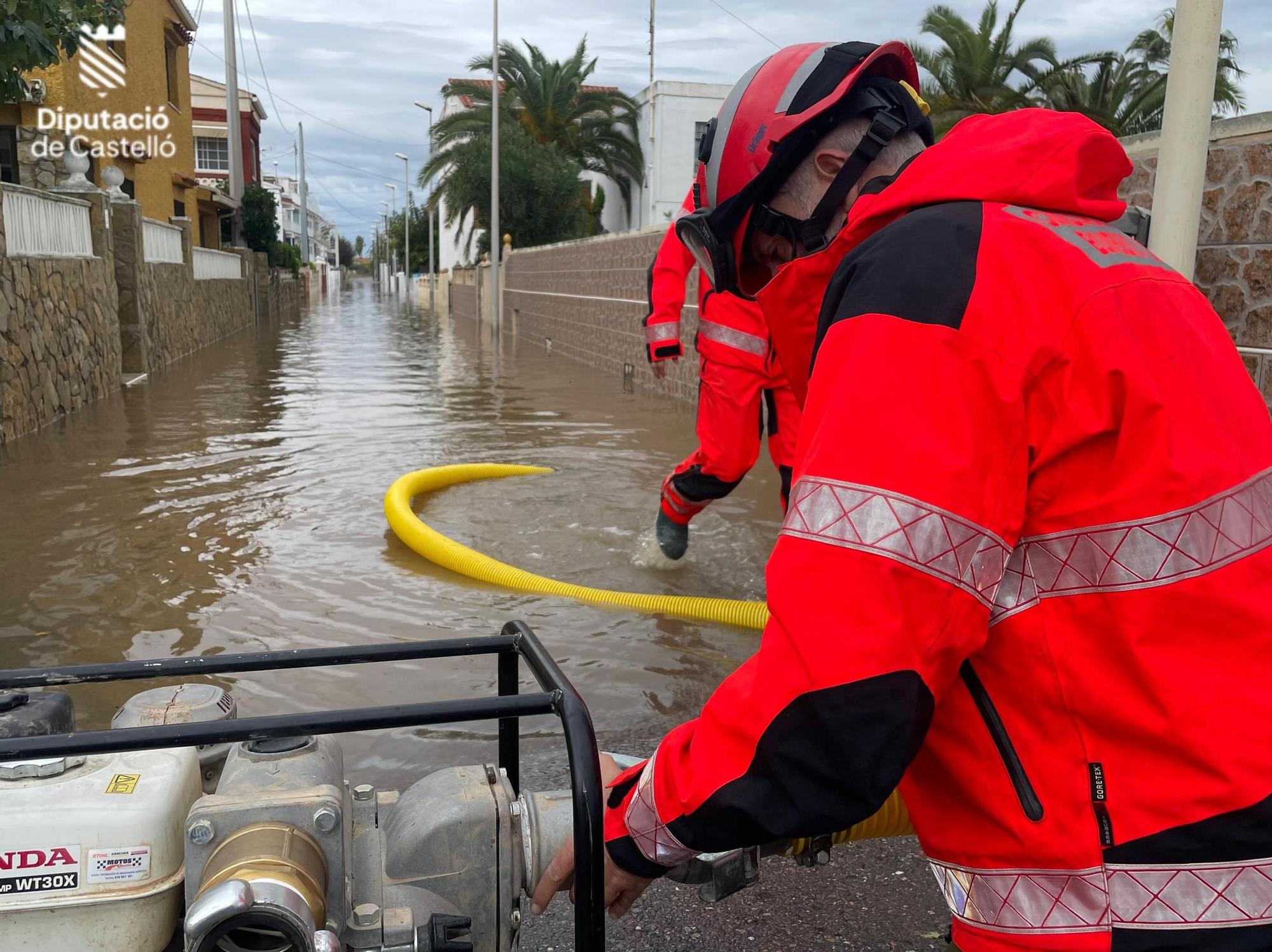 Galería: Las imágenes de las intervenciones de los bomberos duranta la dana