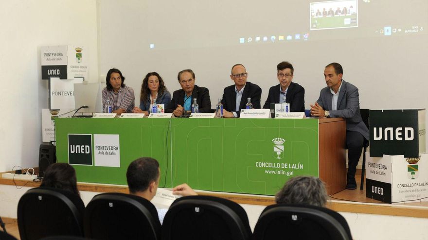 Un instante de la presentación del curso de verano de la UNED, ayer, en Lalín. | // BERNABÉ/ JAVIER LALÍN