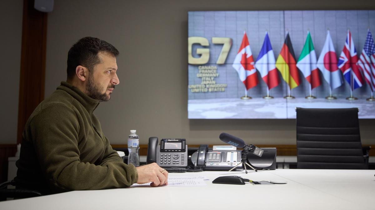 Volodimir Zelenski, presidente de Ucrania, habla en la reunión del G7.