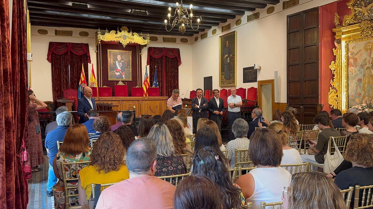 Un momento de la toma de posesión de los nuevos funcionarios de Elche