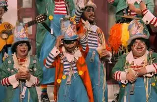 El Carnaval salta a las calles de Cádiz