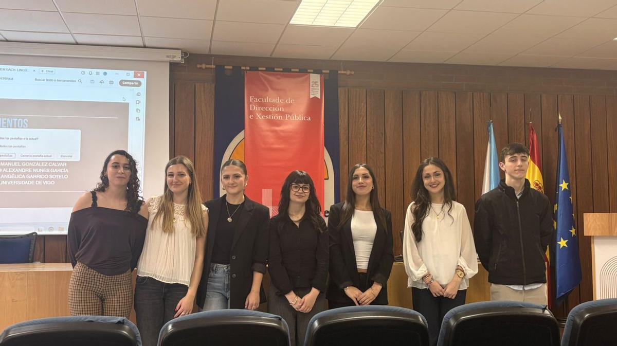 El alumnado del IES Rodeira que participó en la presentación. | FIRMA