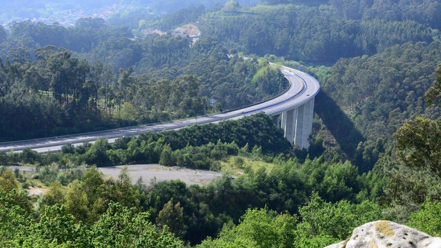 Viaducto da Fraga en la autovía en Meira.  | Gonzalo Núñez