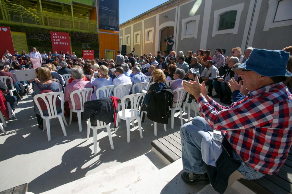 Más de 200 personas asisten al acto de precampaña de Francesc Sanguino celebrado en Las Cigarreres y al que ha asistido la la vicesecretaria general del PSOE, Adriana Lastra