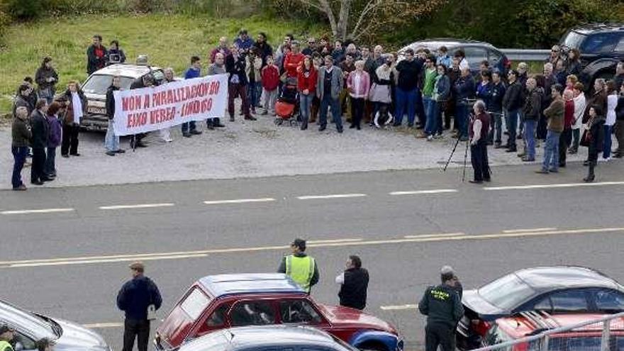 Protesta realizada por los vecinos afectados.  // Brais Lorenzo