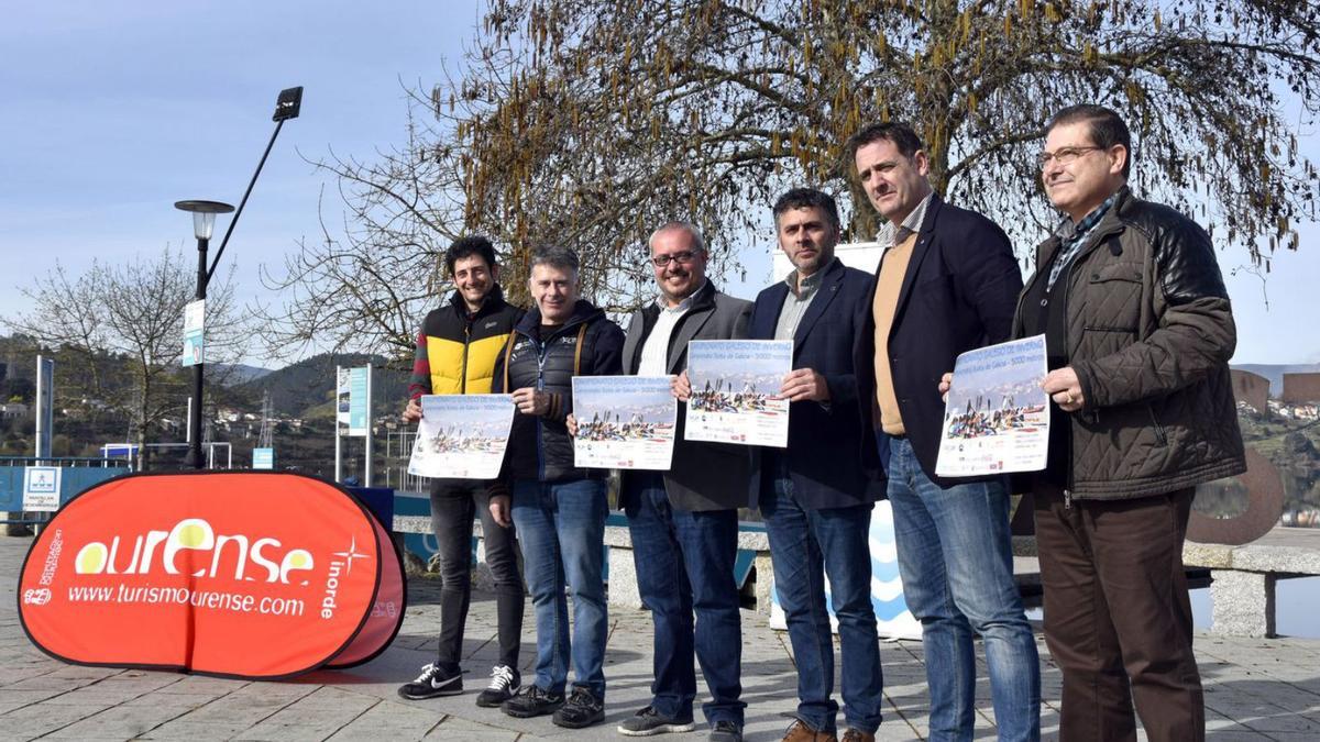 La presentación del campeonato, a orillas de la lámina de agua de Castrelo de Miño que será el escenario. |  // FDV