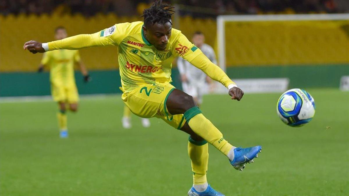 Moses Simon con la elástica del Nantes