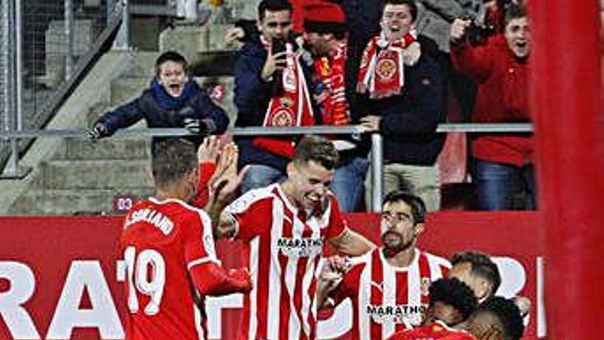 Els jugadors del Girona celebren un dels gols al Fuenlabrada.