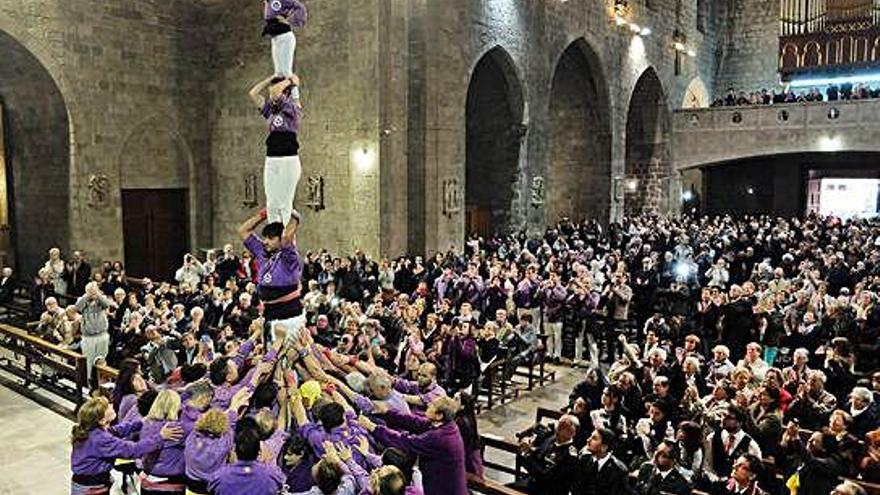 Castellers Pilar a l&#039;interior de l&#039;església de Sant Pere