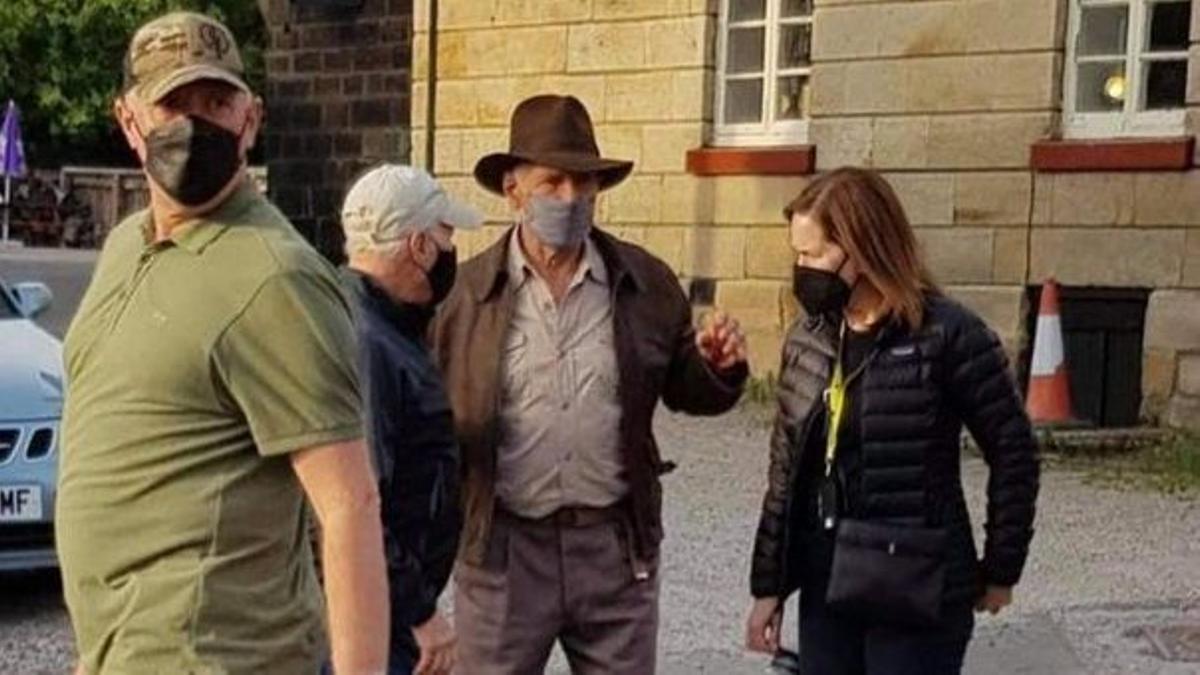 Harrison Ford revoluciona un pueblo inglés un pueblo inglés durante el rodaje de la nueva película de Indiana Jones.