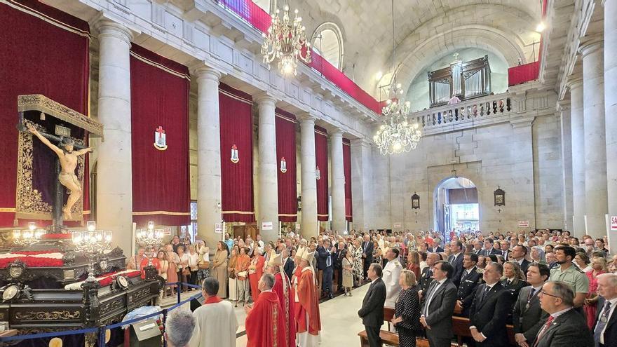 La Misa Solemne matinal, cita indispensable en el gran día del Cristo de la Victoria de Vigo