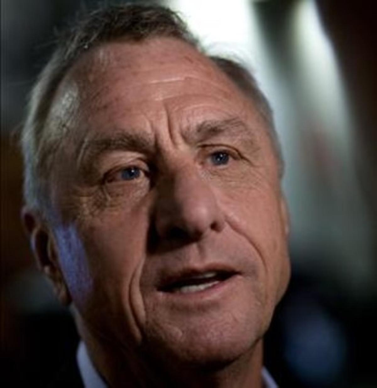 Johan Cruyff s’acomiada com a seleccionador català contra Nigèria. Johan Cruyff s’acomiada com a seleccionador català contra Nigèria.