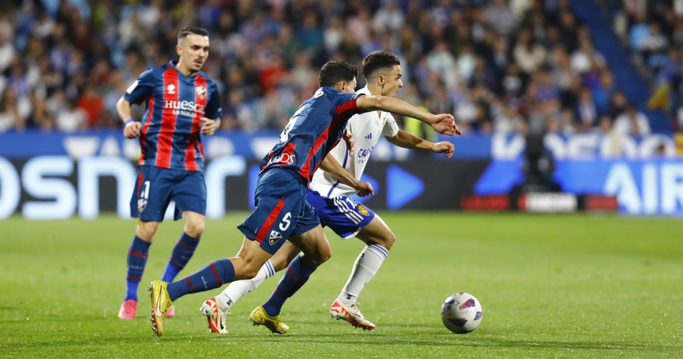 Los mejores momentos del Real Zaragoza - Huesca, en imágenes