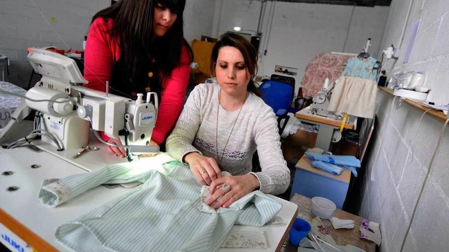 Emprendedoras del sector textil, en una oficina del centro de empresas de Mieres, en una imagen de archivo.