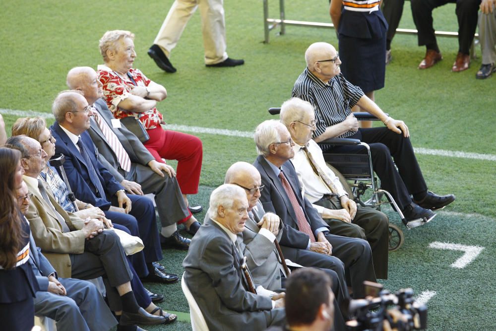 El Valencia rinde homenaje a sus socios más fieles