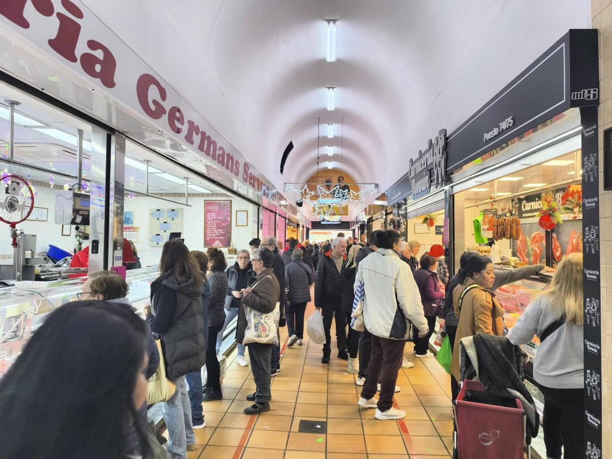 Colas en las carnicerías de Pere Garau.
