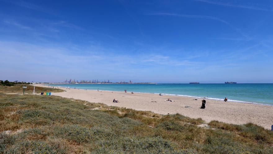 Costas regenerará las playas del sur en verano para no perder los fondos europeos